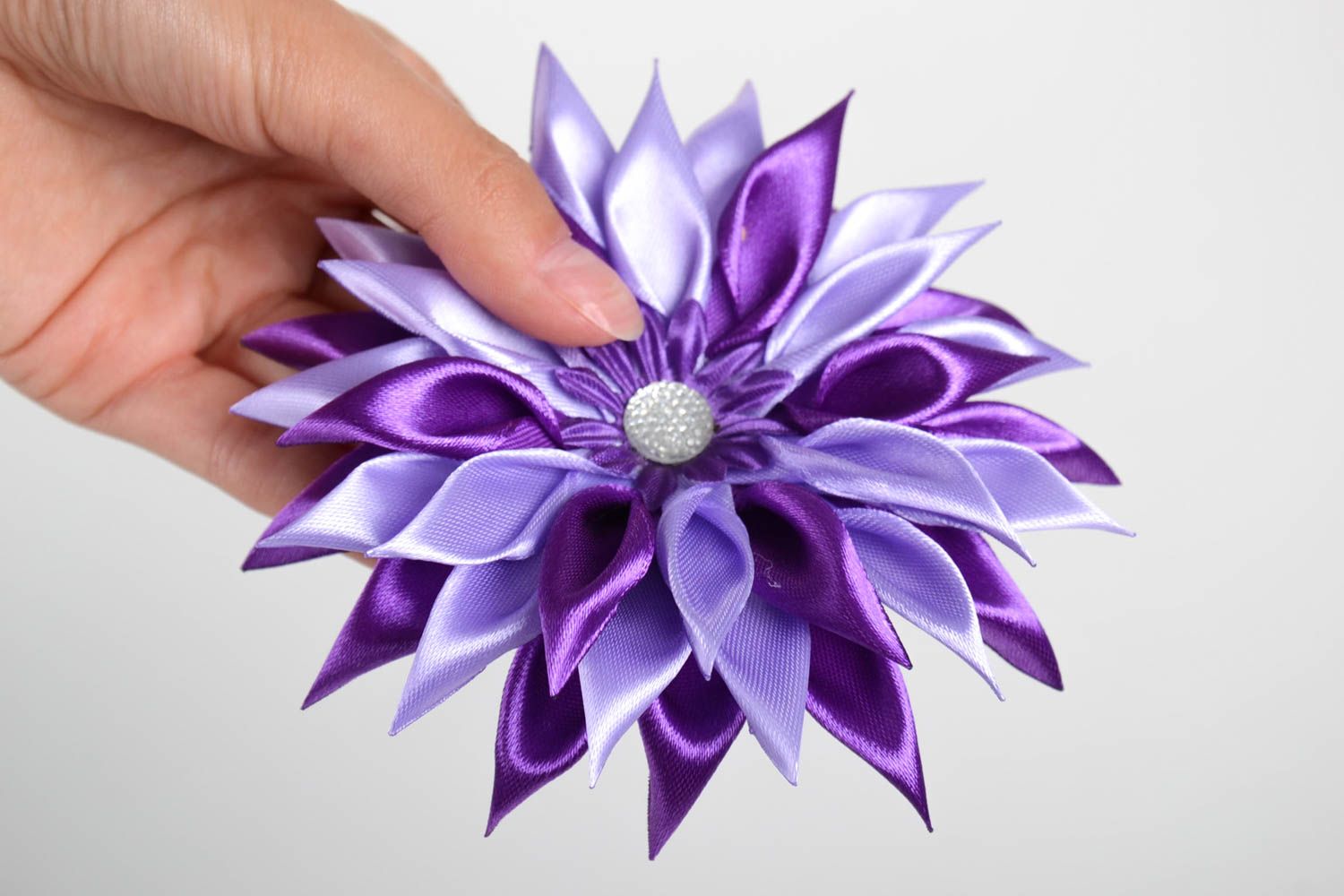 Grande Barrette fleur violette fait main kanzashi satin Accessoire cheveux photo 3