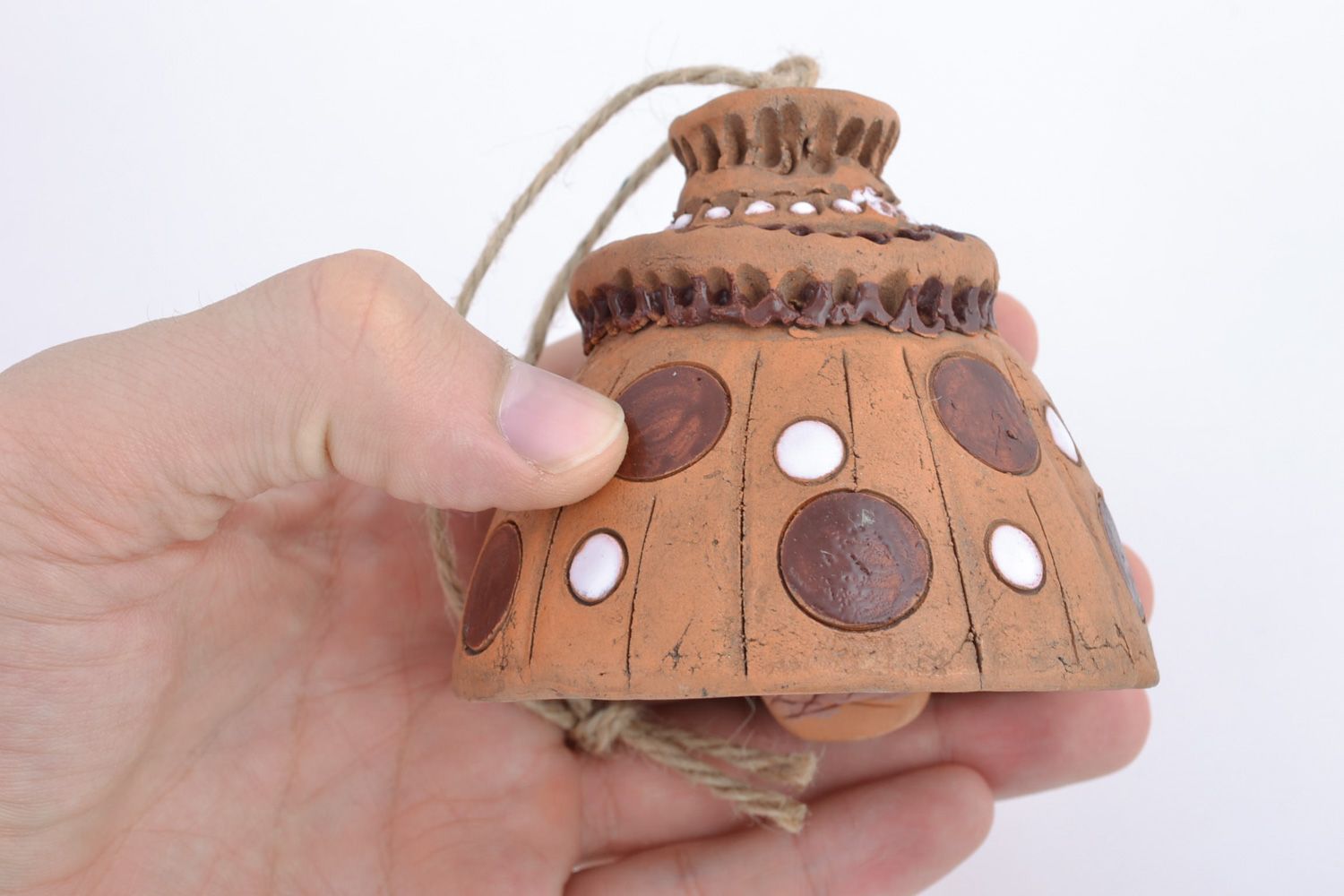 Керамический колокольчик ручной работы из красной глины фото 2