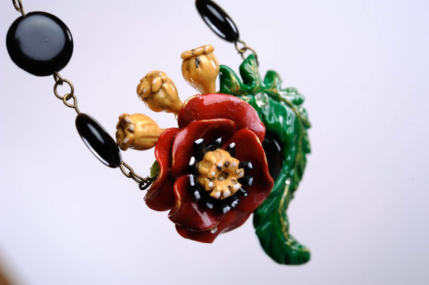 Pendant in Ethnic Style Wise Woman photo 2