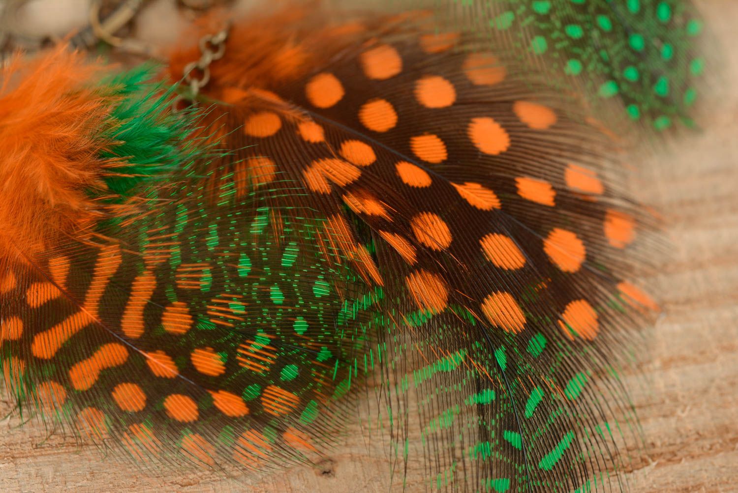 Boucles d'oreilles plumes Bijou fait main orange vert pendantes Cadeau femme photo 2