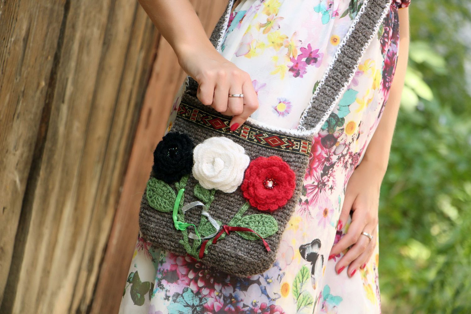 Crocheted purse Roses photo 2