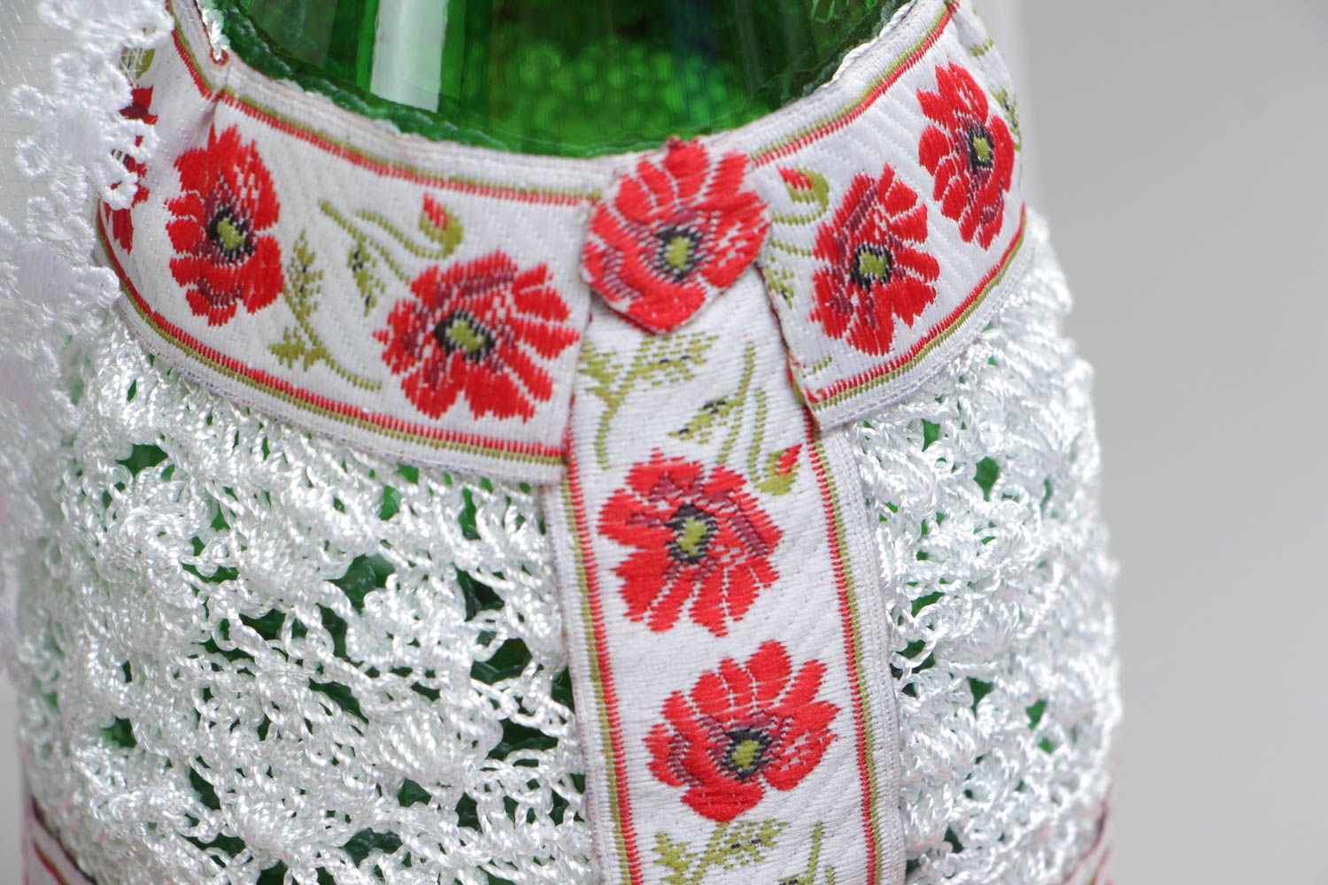 Habits de mariés pour bouteilles de style ethnique faits main tricotés photo 4