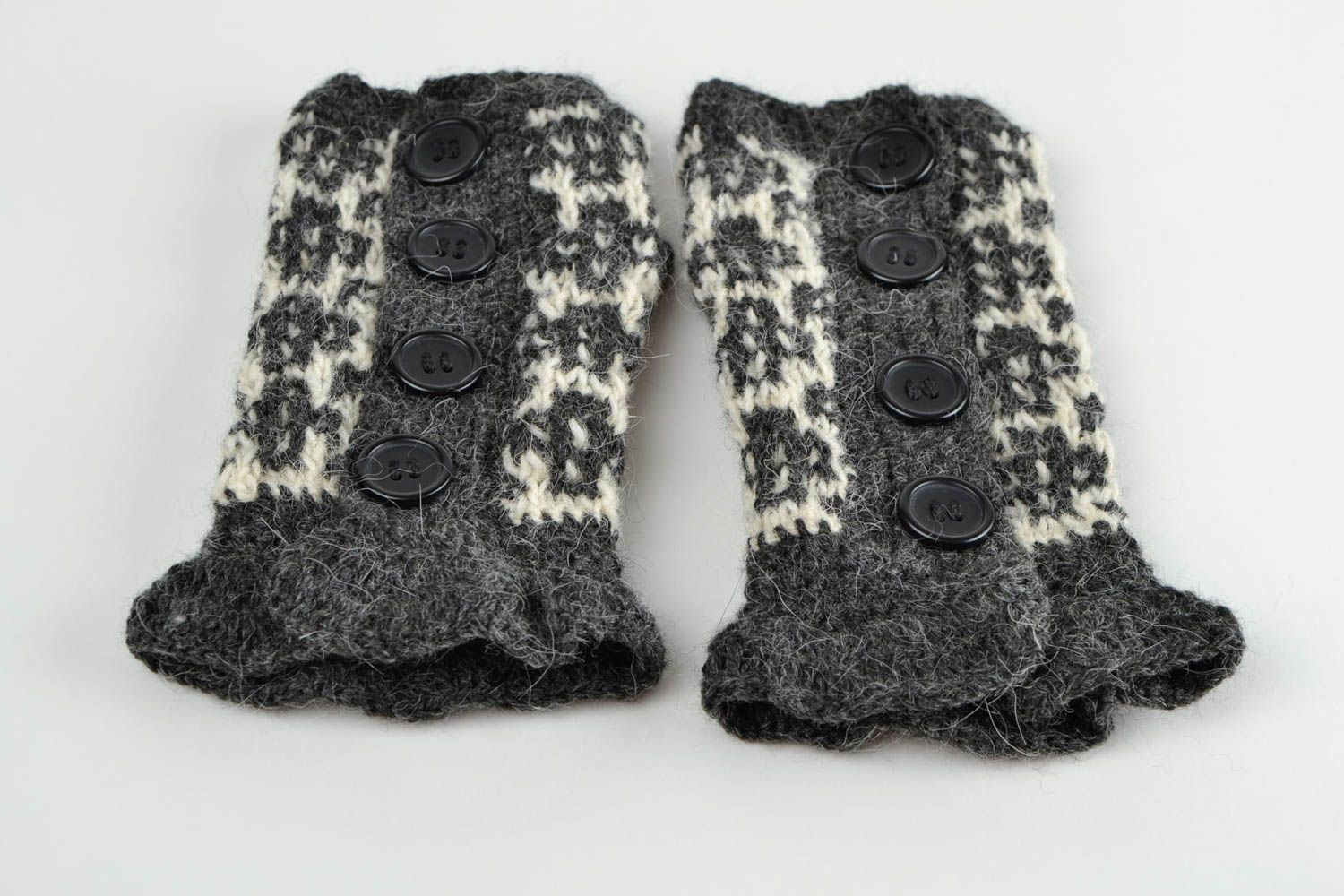 Beautiful handmade crochet mittens wool mittens knitted mittens winter outfit photo 4