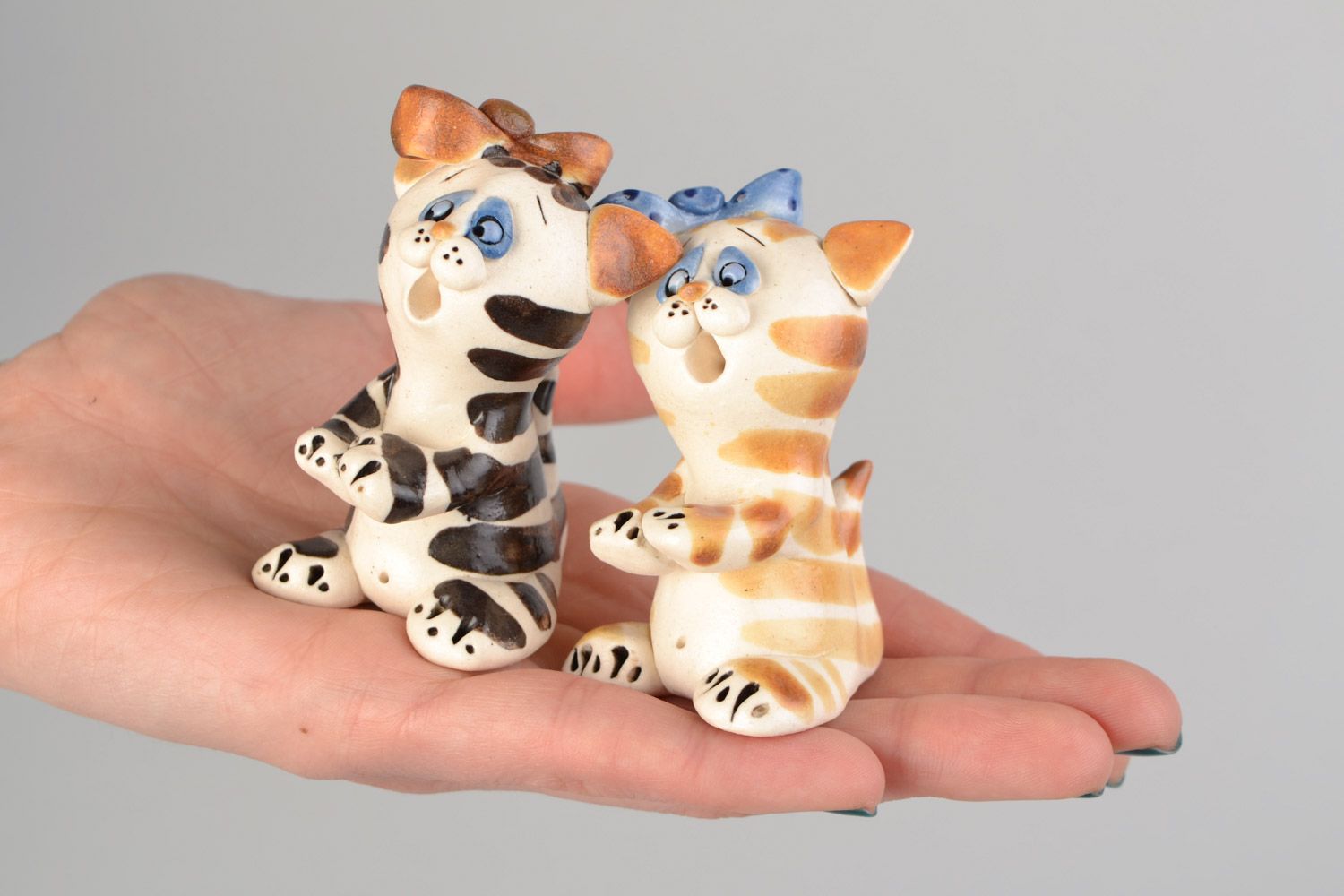 Set of 2 homemade decorative ceramic miniature figurines of striped kittens photo 2