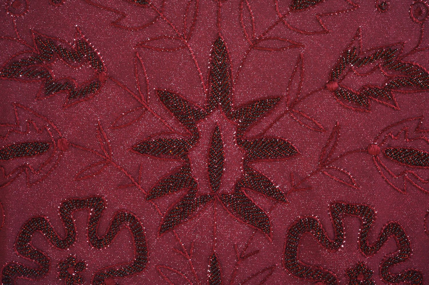 Большой бордовый платок, расшитый бисером фото 5