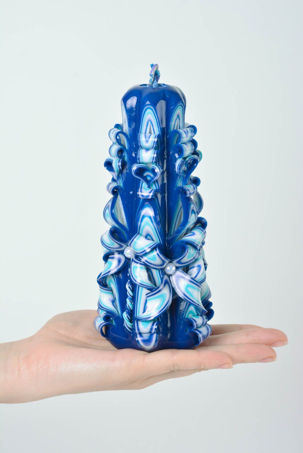 Парафиновая свеча резная ручной работы красивая авторская сине-голубая фото 4