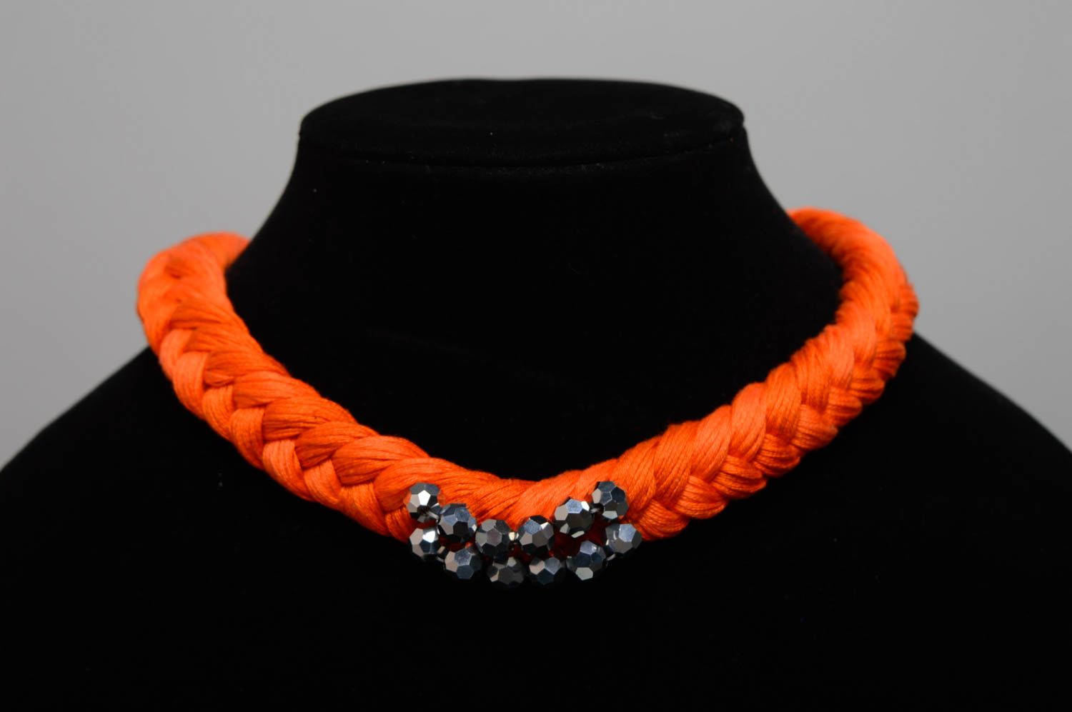Collar artesanal de hilos mouline Orange foto 2