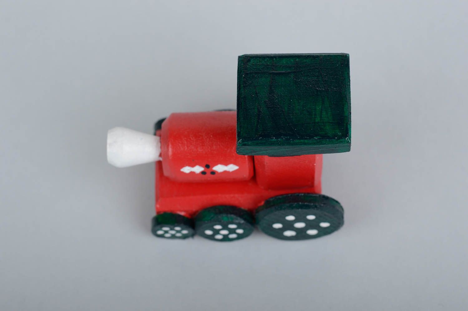 Игрушка ручной работы игрушка из дерева локомотив фигурка из дерева авторская фото 4