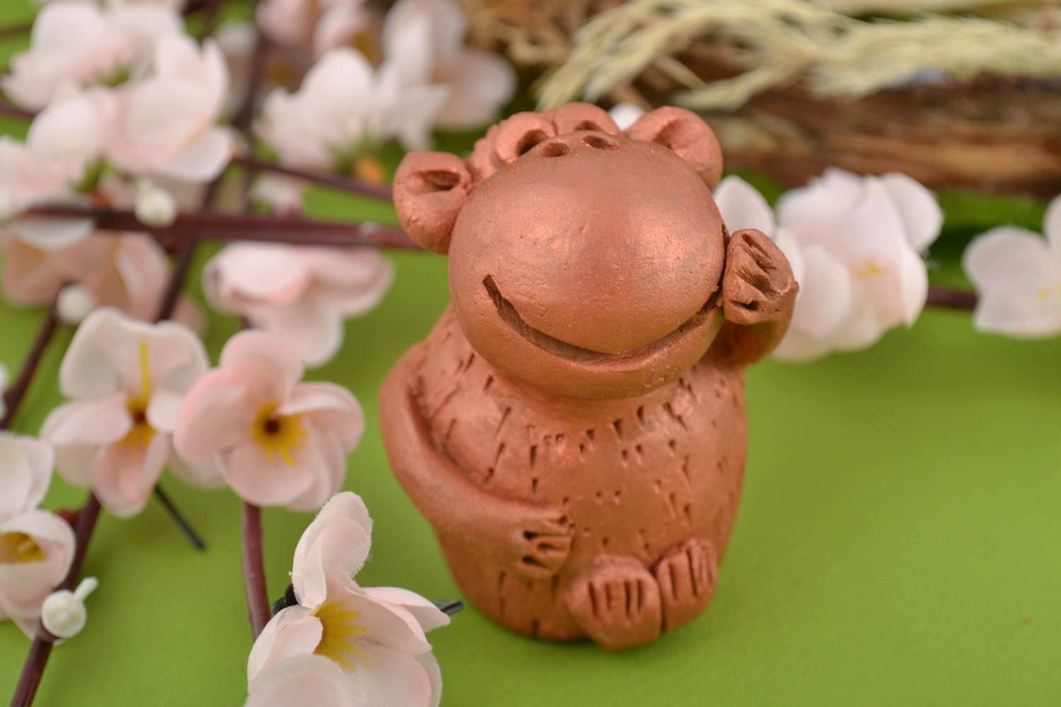 Handmade Dekofigur Affe Keramik Deko Figur aus Ton wunderschön braun foto 1