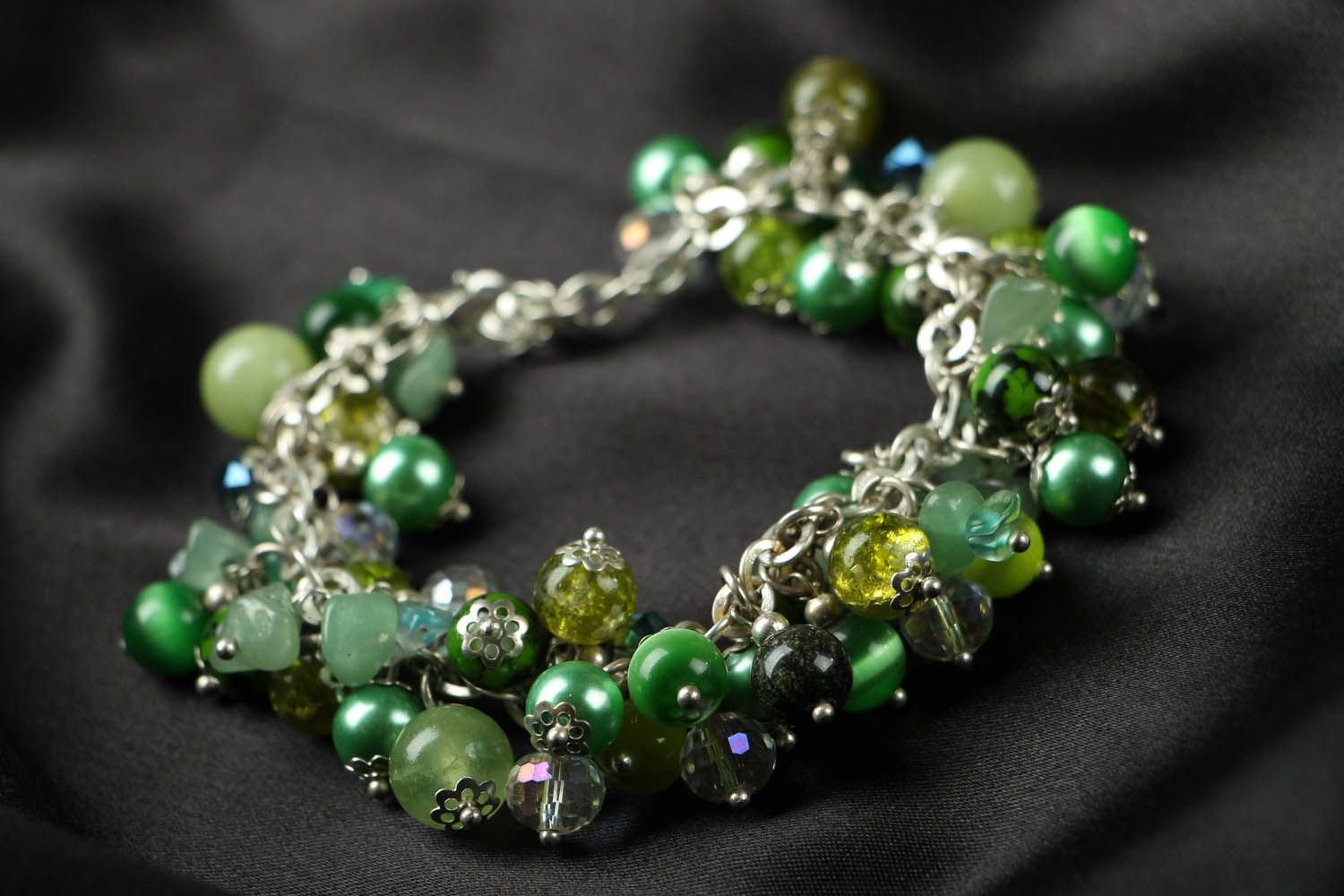Green bracelet with natural stones photo 2