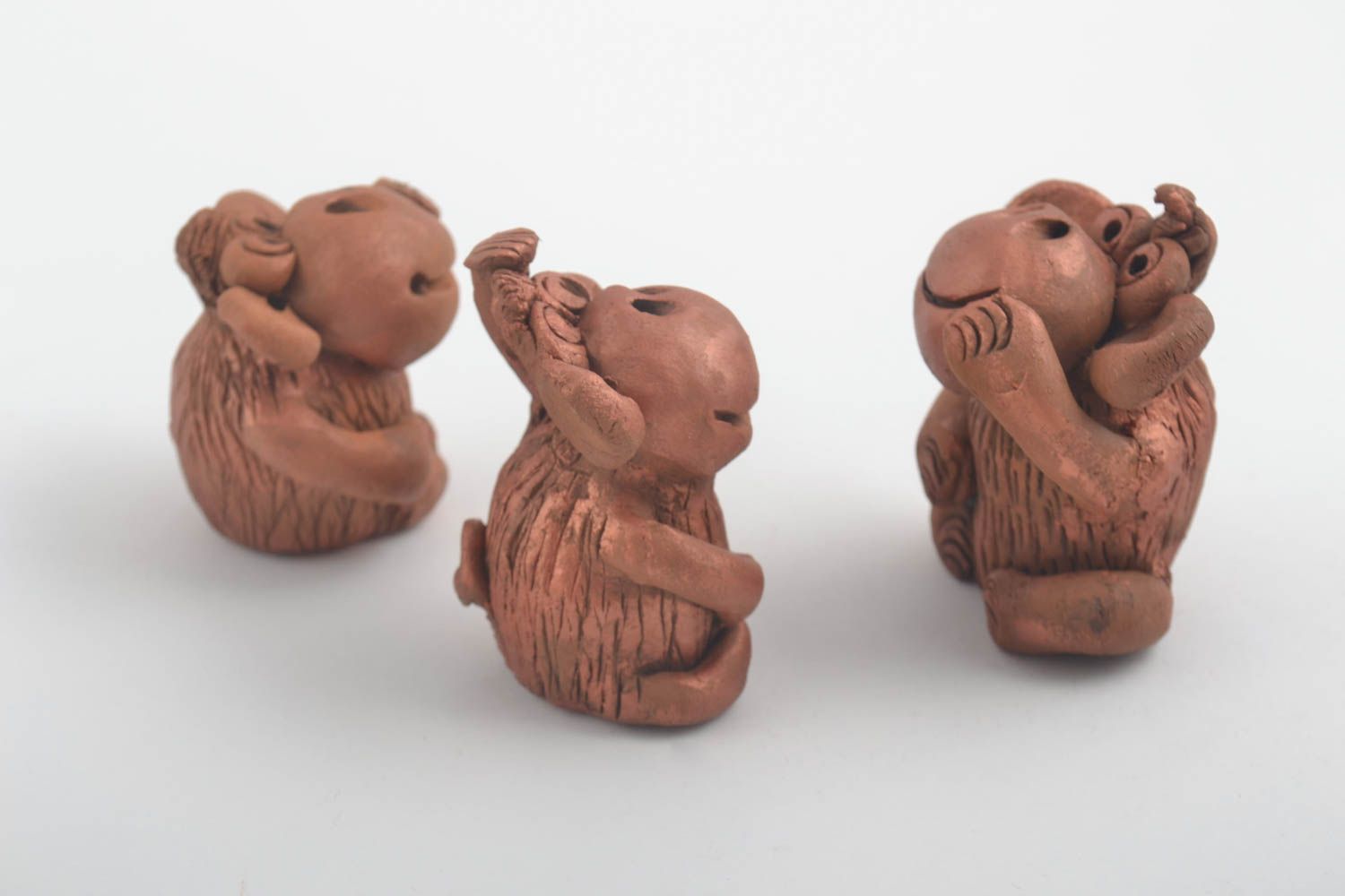 Глиняные статуэтки фигурки обезьянок статуэтки ручной работы 3 шт коричневые фото 3