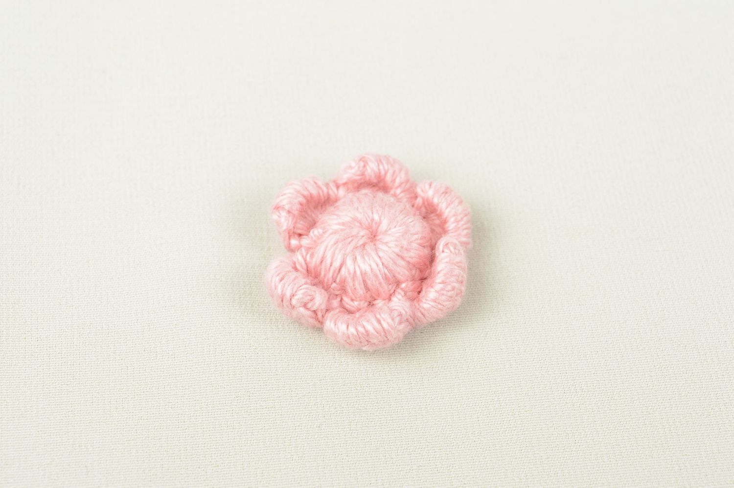 Handmade crocheted flower unusual pink brooch stylish designer fittings photo 1