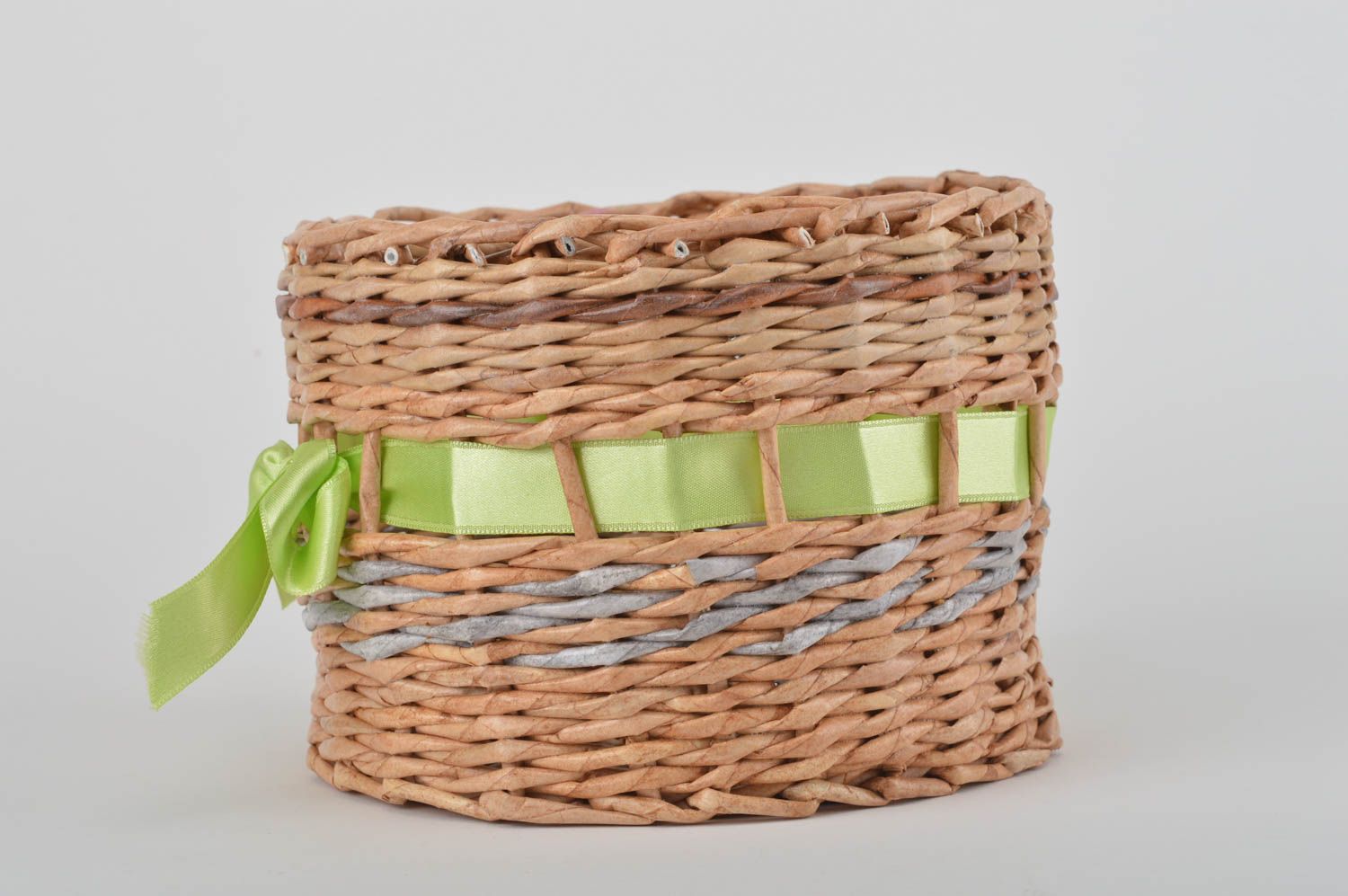 Декоративная корзинка ручной работы корзина из бумаги плетеная корзина фото 2