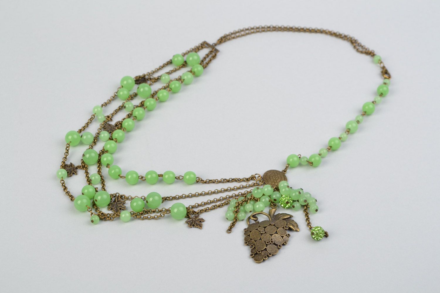 Handmade necklace with green nephrite and beads with rhinestones on long chain  photo 2