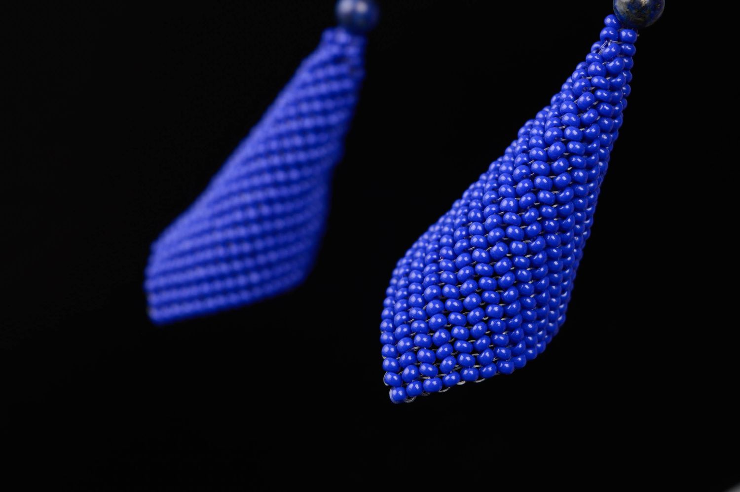 Handgemachte Ohrringe aus Glasperlen blau originell foto 3