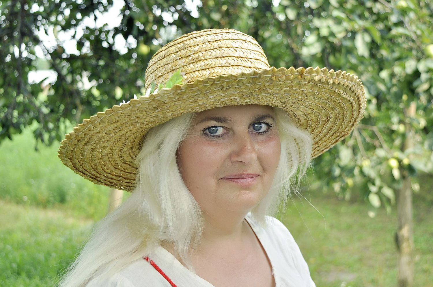 Chapeau de paille femme avec marguerite photo 5