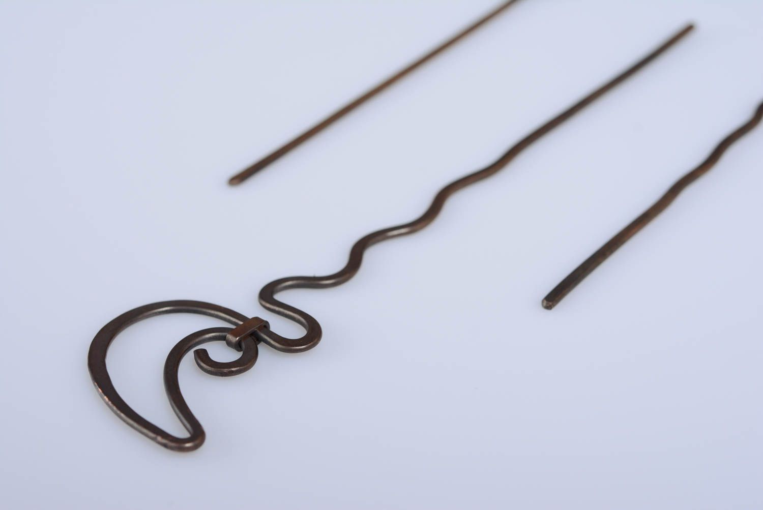 Große braune handgemachte originelle elegante Wire Wrap Haarnadel aus Kupfer foto 5
