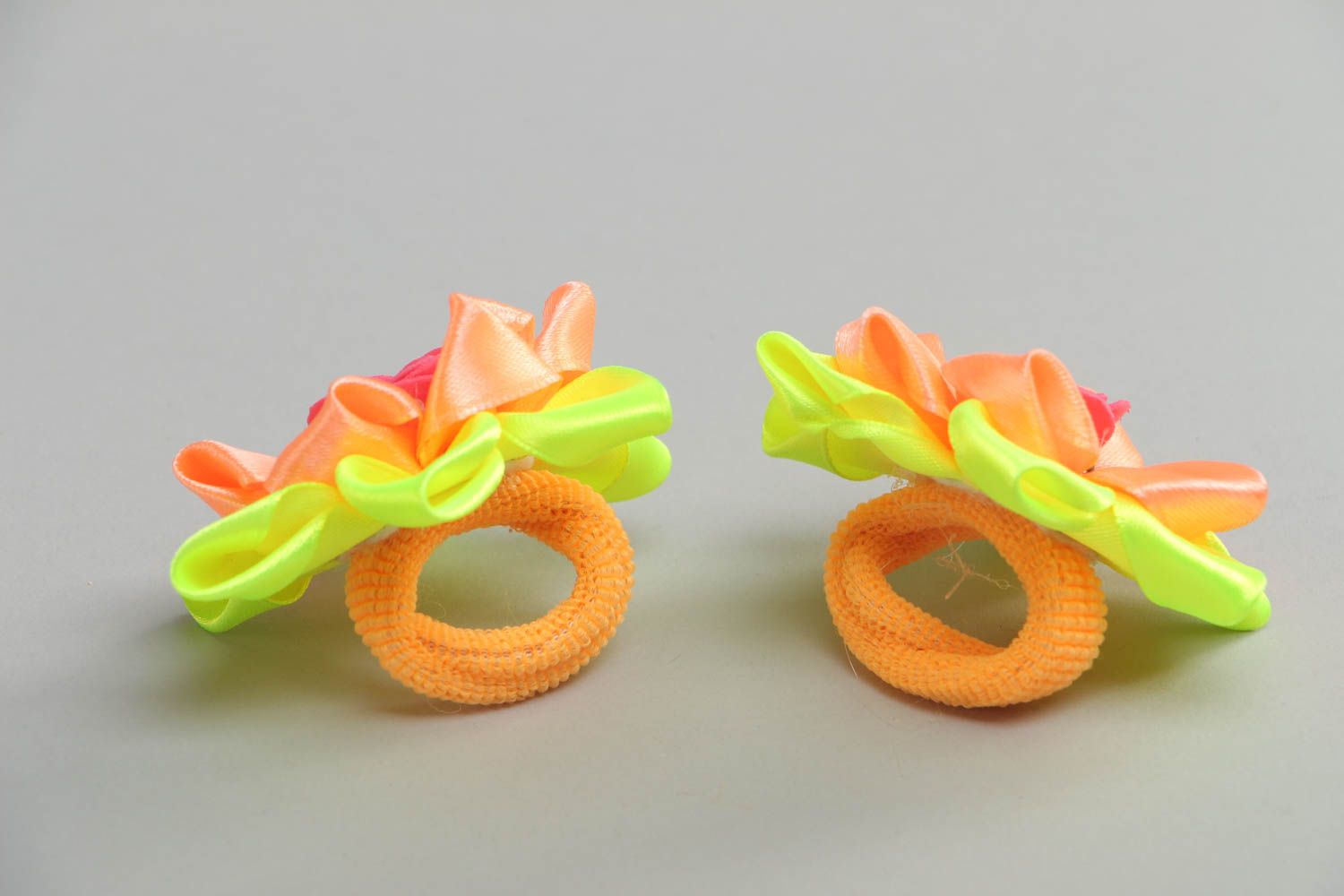 Handmade set of scrunchies satin ribbon hair accessories yellow-orange flowers 2 pieces photo 4