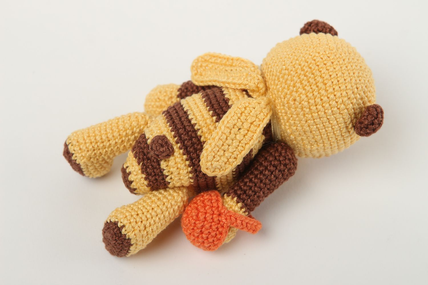 Handmade Spielzeug für Kleinkinder Kuscheltier gehäkelt Spielzeug Bär Biene foto 4