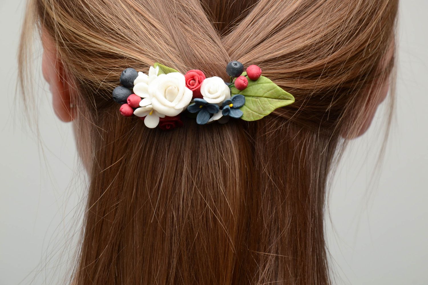 Barrette à cheveux avec fleurs en pâte polymère photo 5