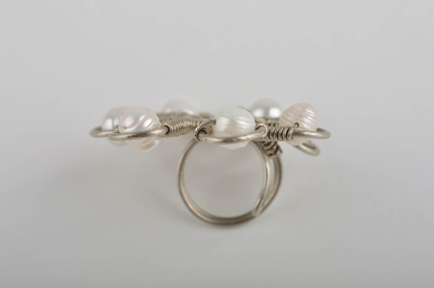 Anillo hecho a mano de metal y perlas bisutería fina regalo para mujer Flor foto 4