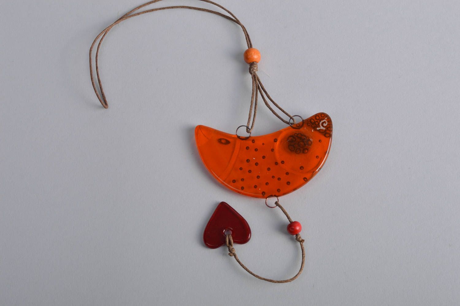 Petite décoration à suspendre en verre faite main orange fusing oiseau  photo 5