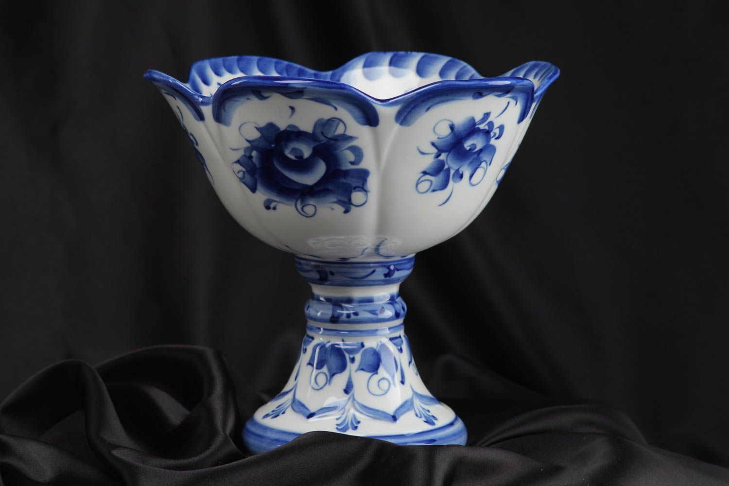 Vase für Süßigkeiten aus Porzellan mit Gschel Bemalung foto 5