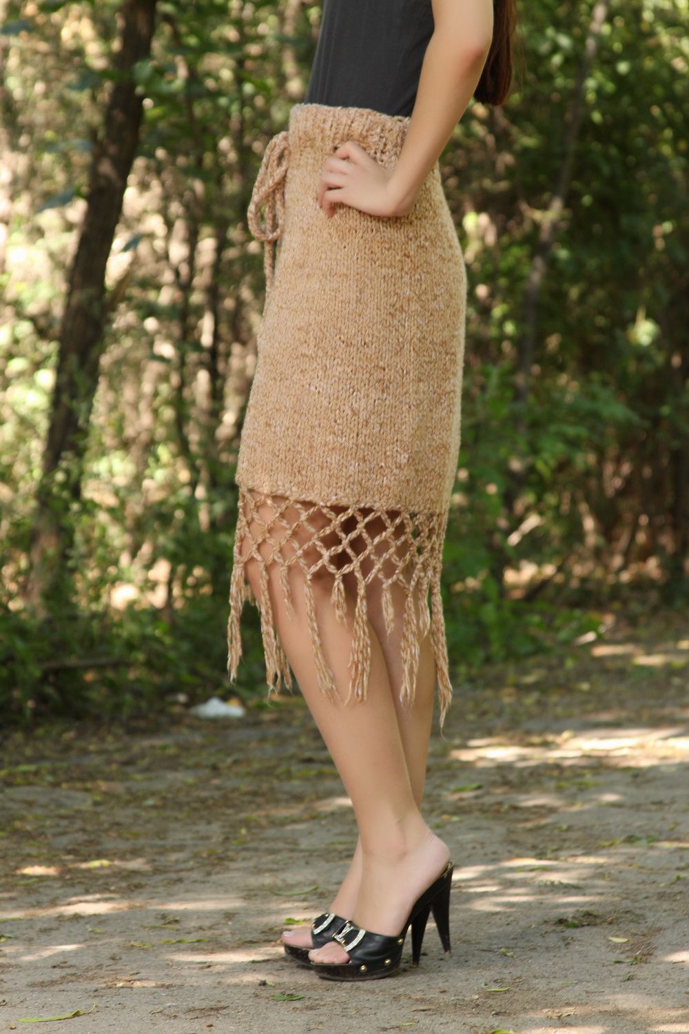 Knitted skirt with fringe photo 3