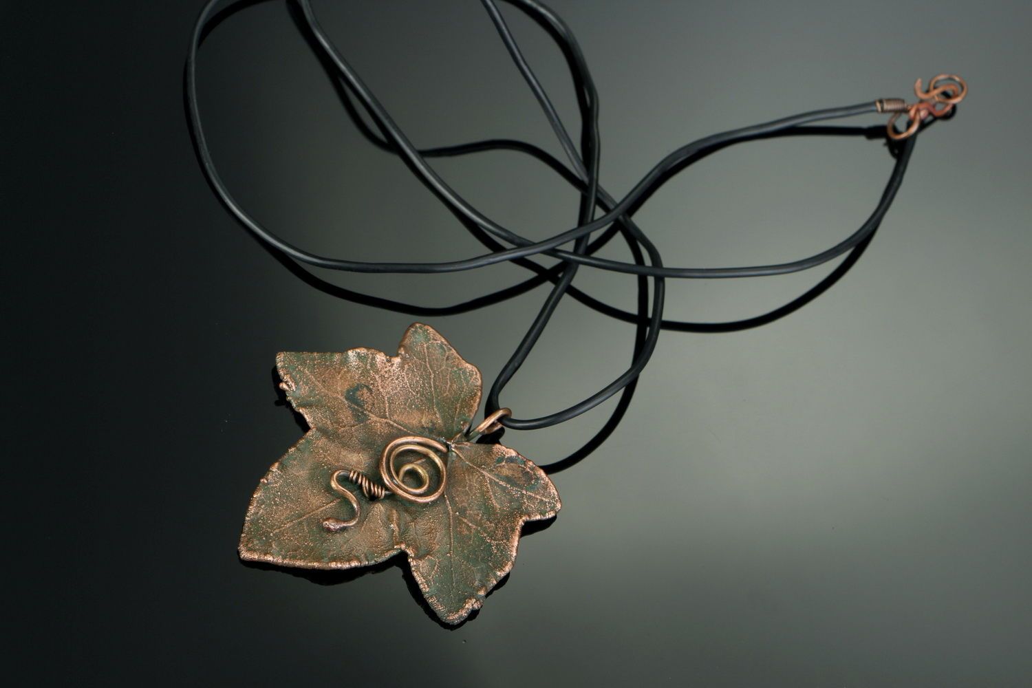 Copper pendant made of leaf photo 2