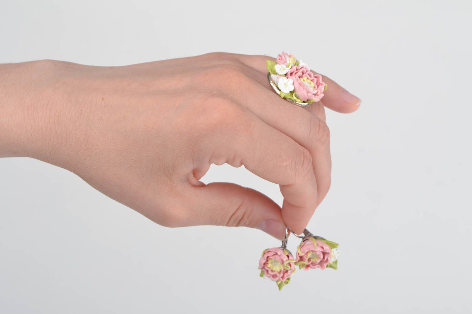 Set de bijoux en pâte polymère fleurs fait main boucles d'oreilles et bague photo 2