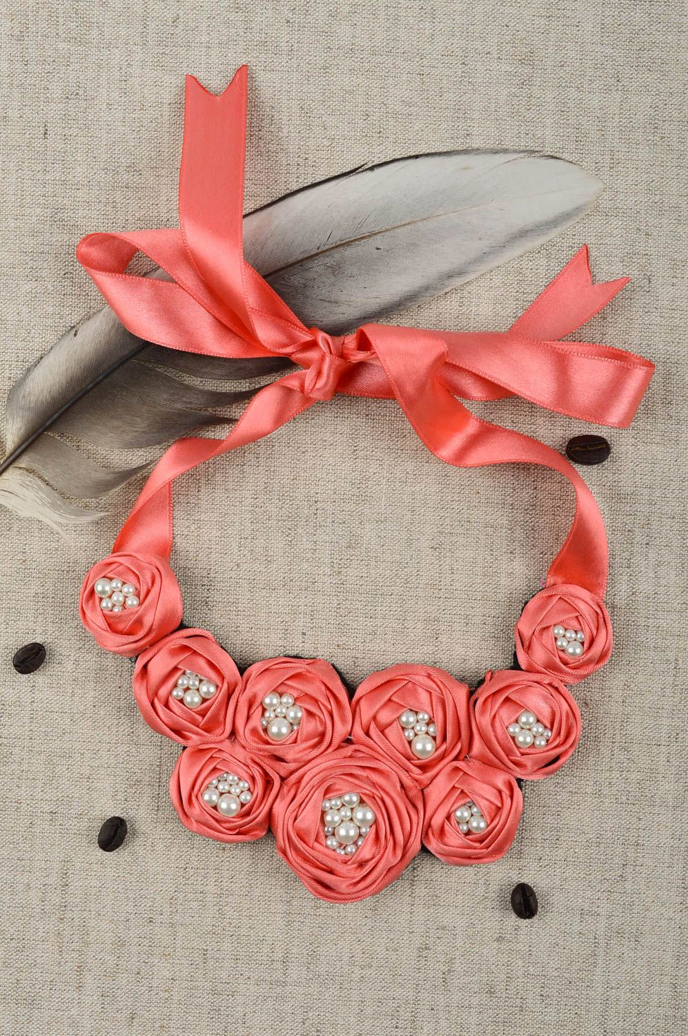 Collier rouge Bijou fait main fleurs en satin perles imitation Accessoire femme photo 1
