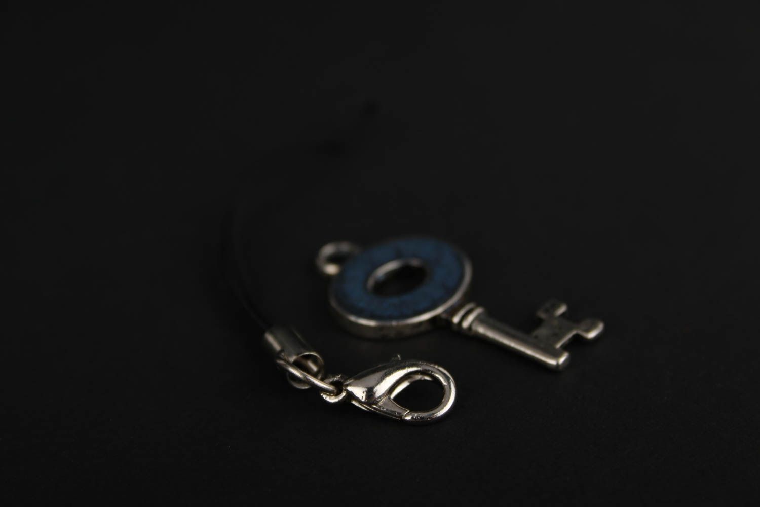 Llavero hecho a mano de metal accesorio para llaves con cordón regalo original  foto 4