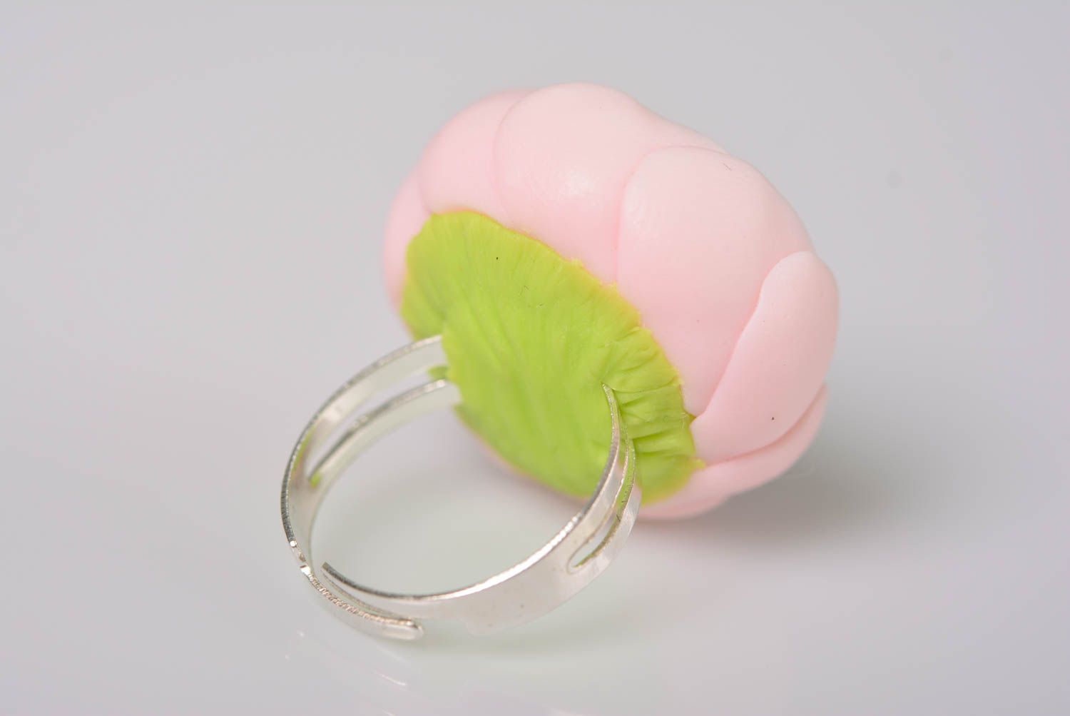 Handmade designer jewelry ring with metal basis and pink polymer clay flower photo 4