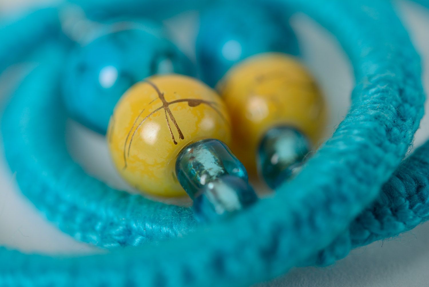 Grandes boucles d'oreilles en perles de fantaisie bleu-jaune faites main photo 3