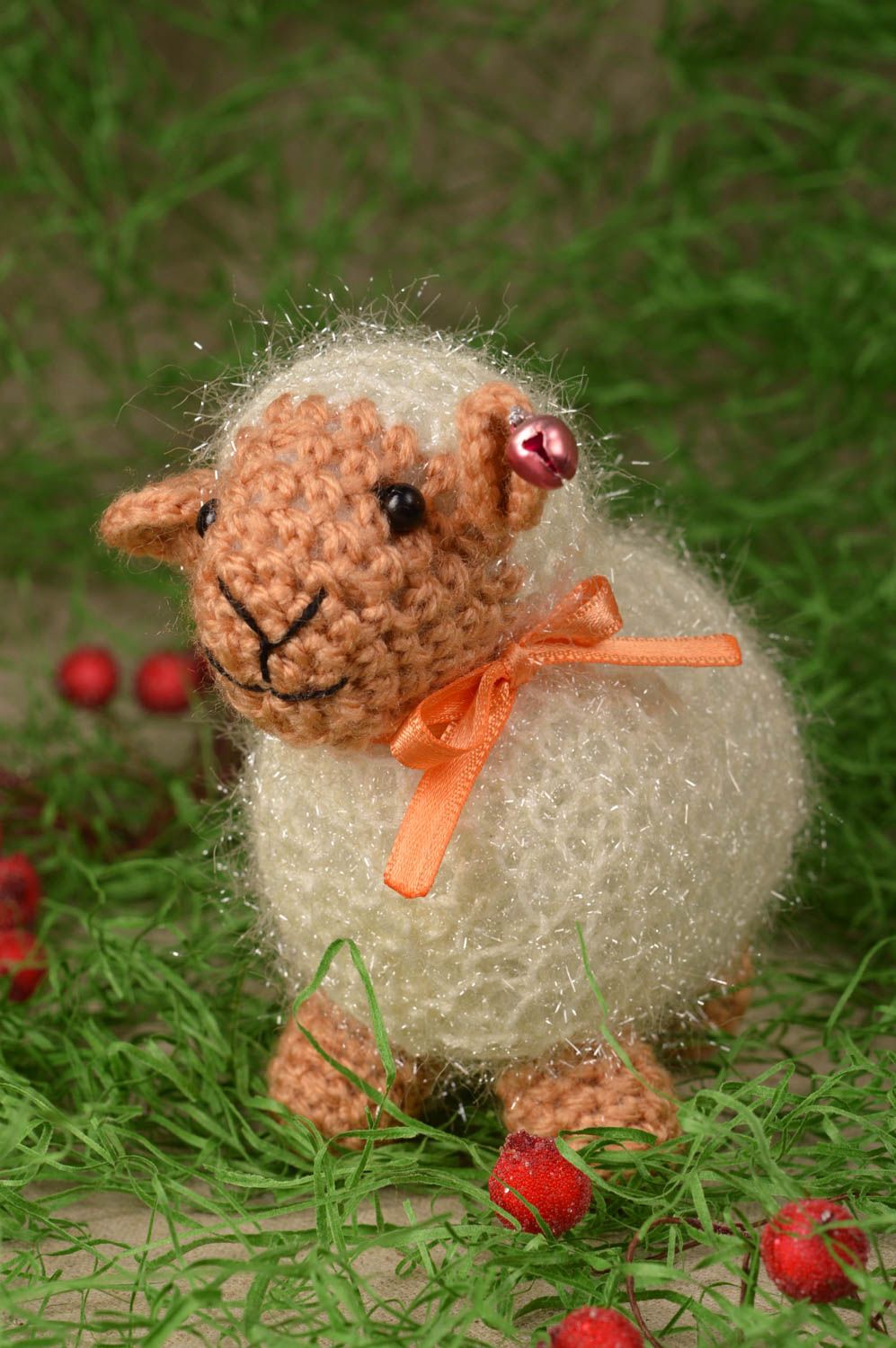 Мягкая игрушка ручной работы игрушка овечка вязаная интерьерная игрушка фото 1