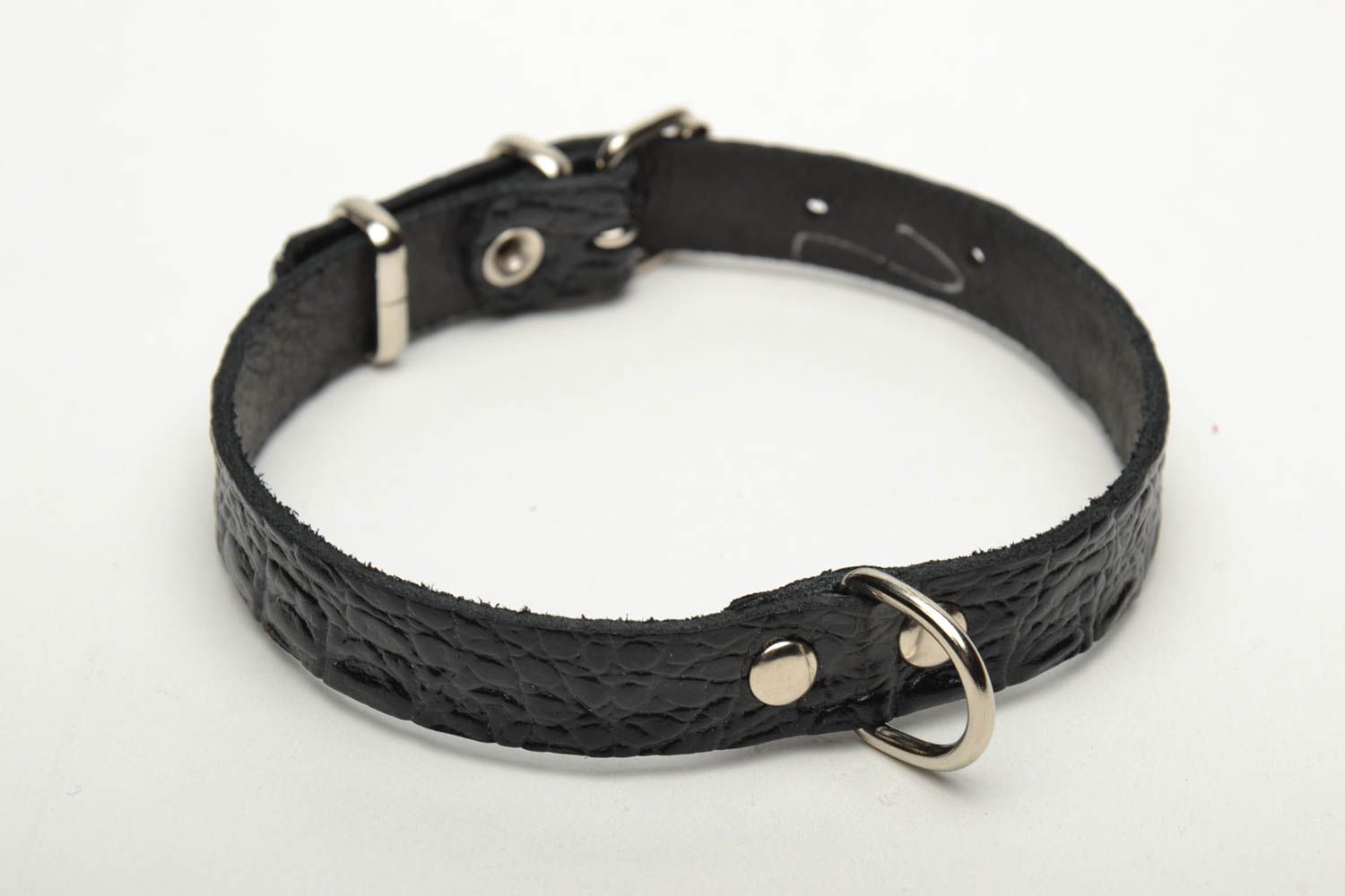 Thin leather dog collar photo 3