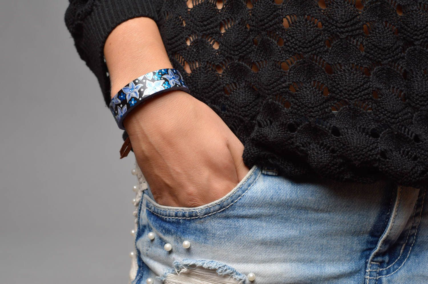 Bracelet cuir naturel Bijou fait main noir bleu motif floral Accessoire femme photo 5
