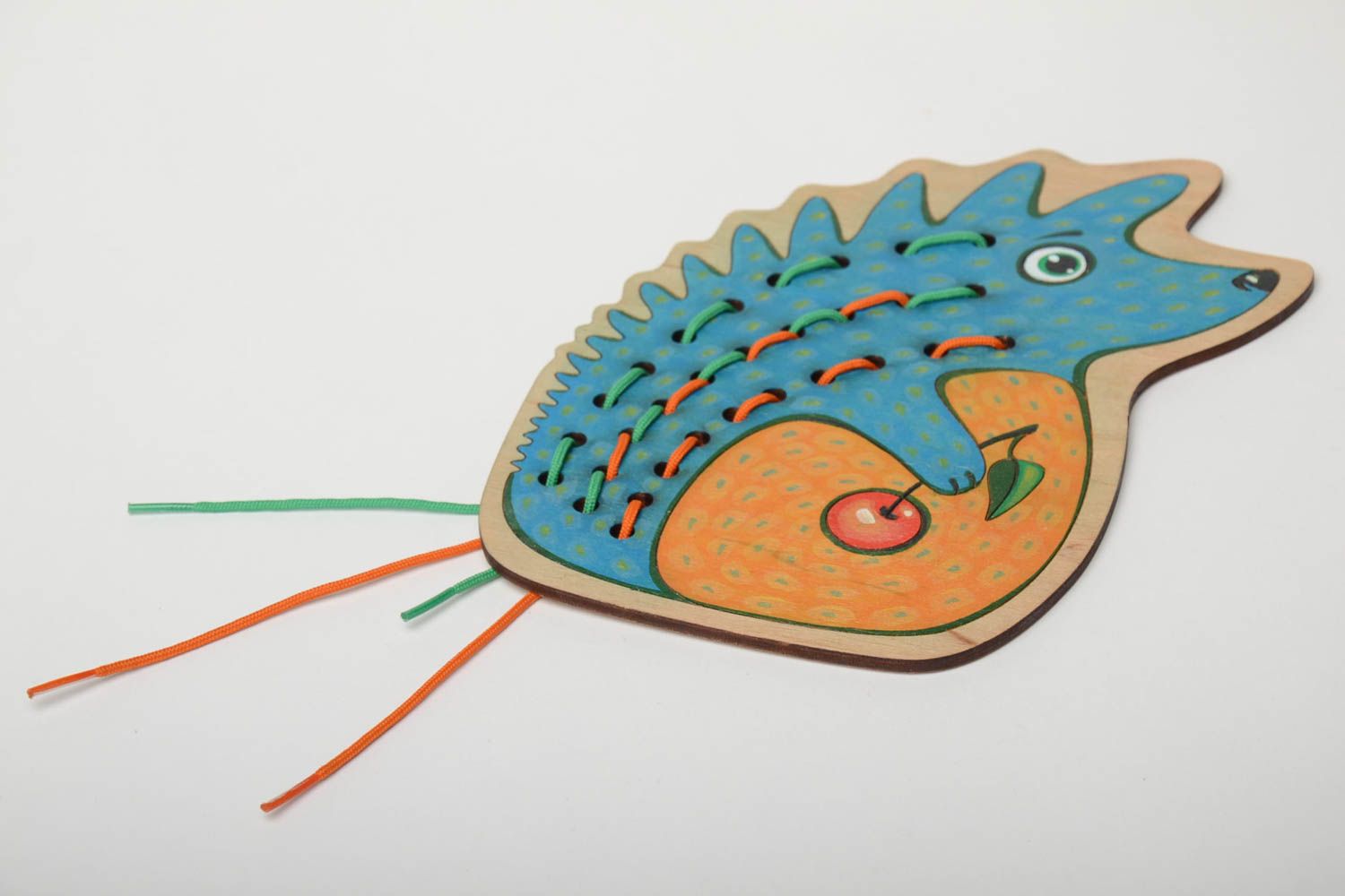 Originelles Holz Spielzeug Igel handmade mit Schnürung für Kleinkinder Lernspiel foto 2