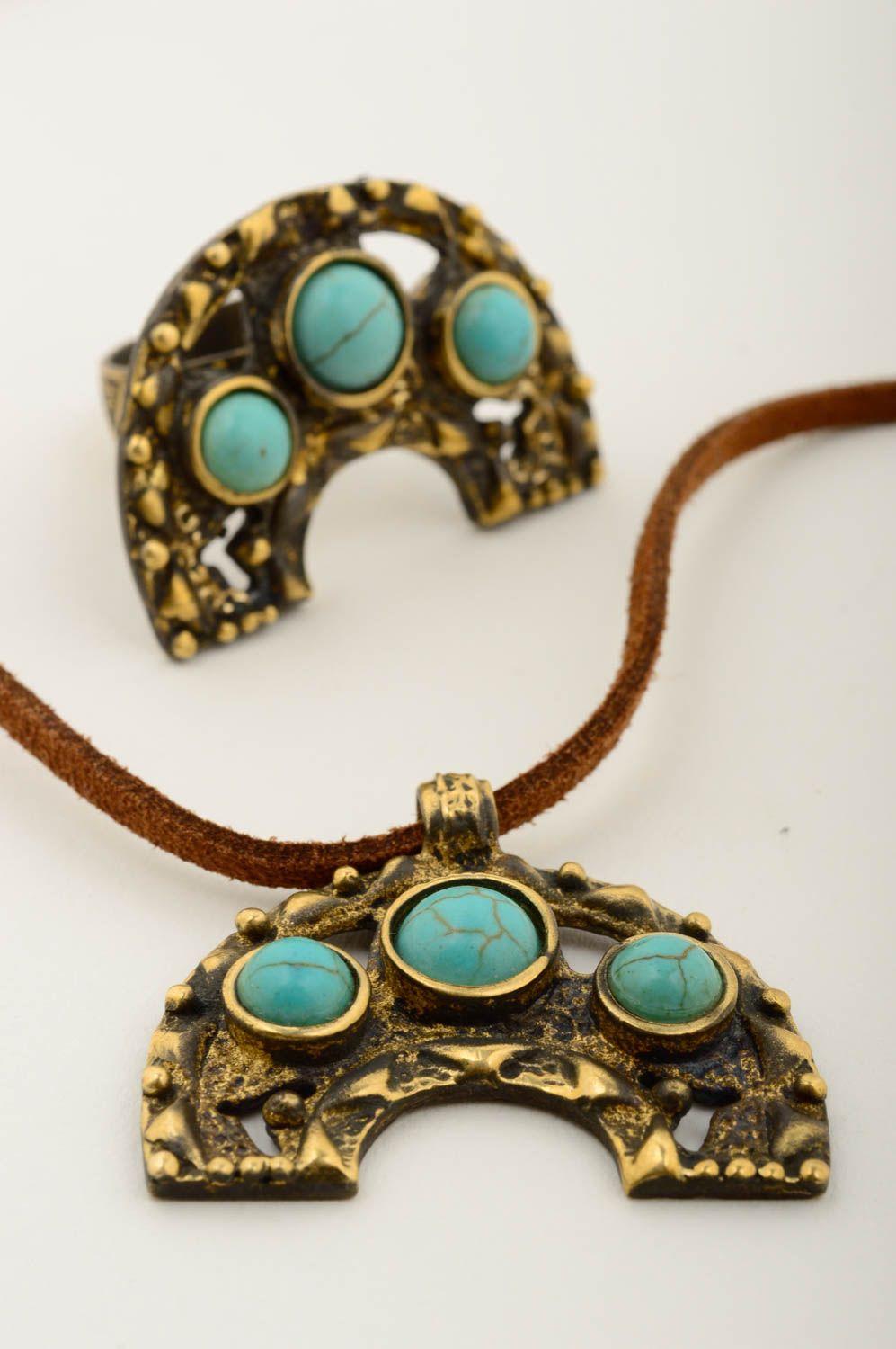 Parure de Bijoux en bronze fait main avec turquoise pressée Bague pendentif photo 3