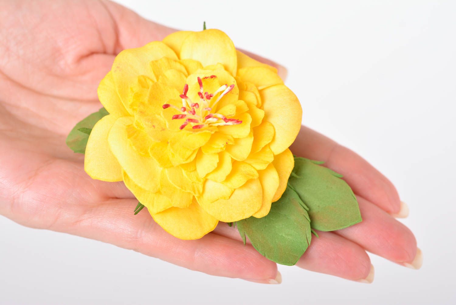 Заколка ручной работы желтый цветок из фоамирана украшение для волос яркое фото 3