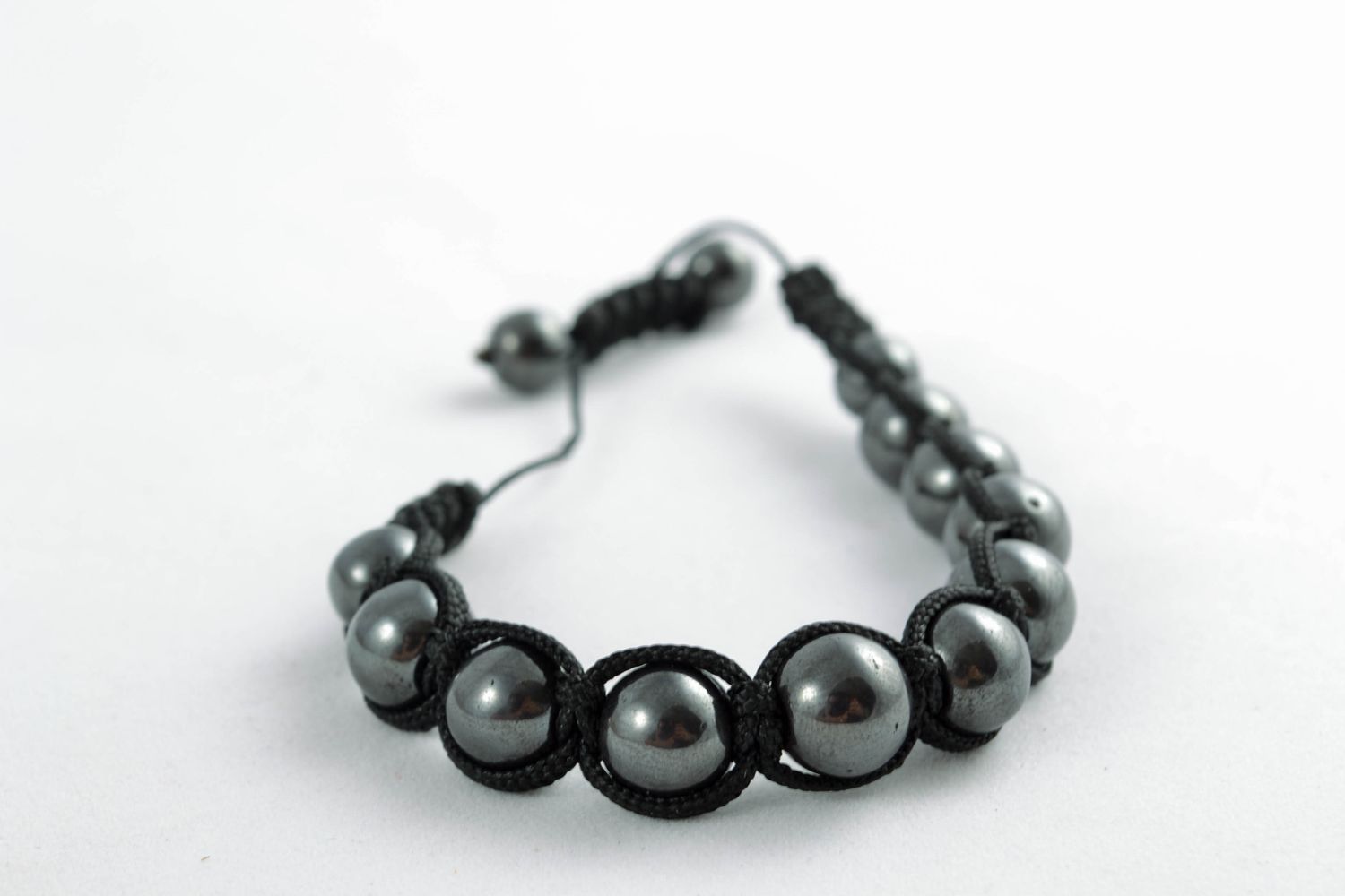 Gray bead bracelet photo 3