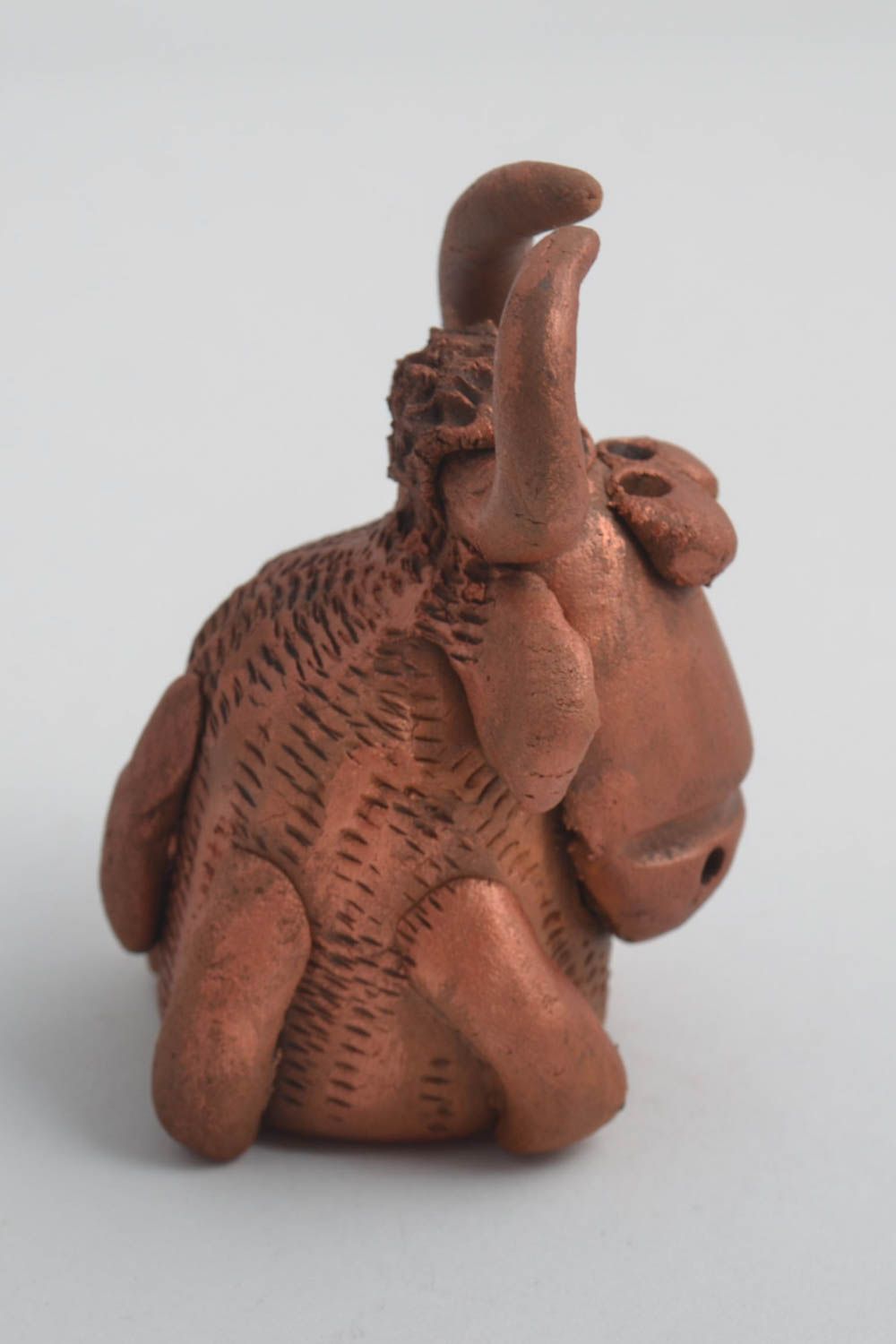 Statuetta toro in argilla fatta a mano figurina decorativa in ceramica 
 foto 4