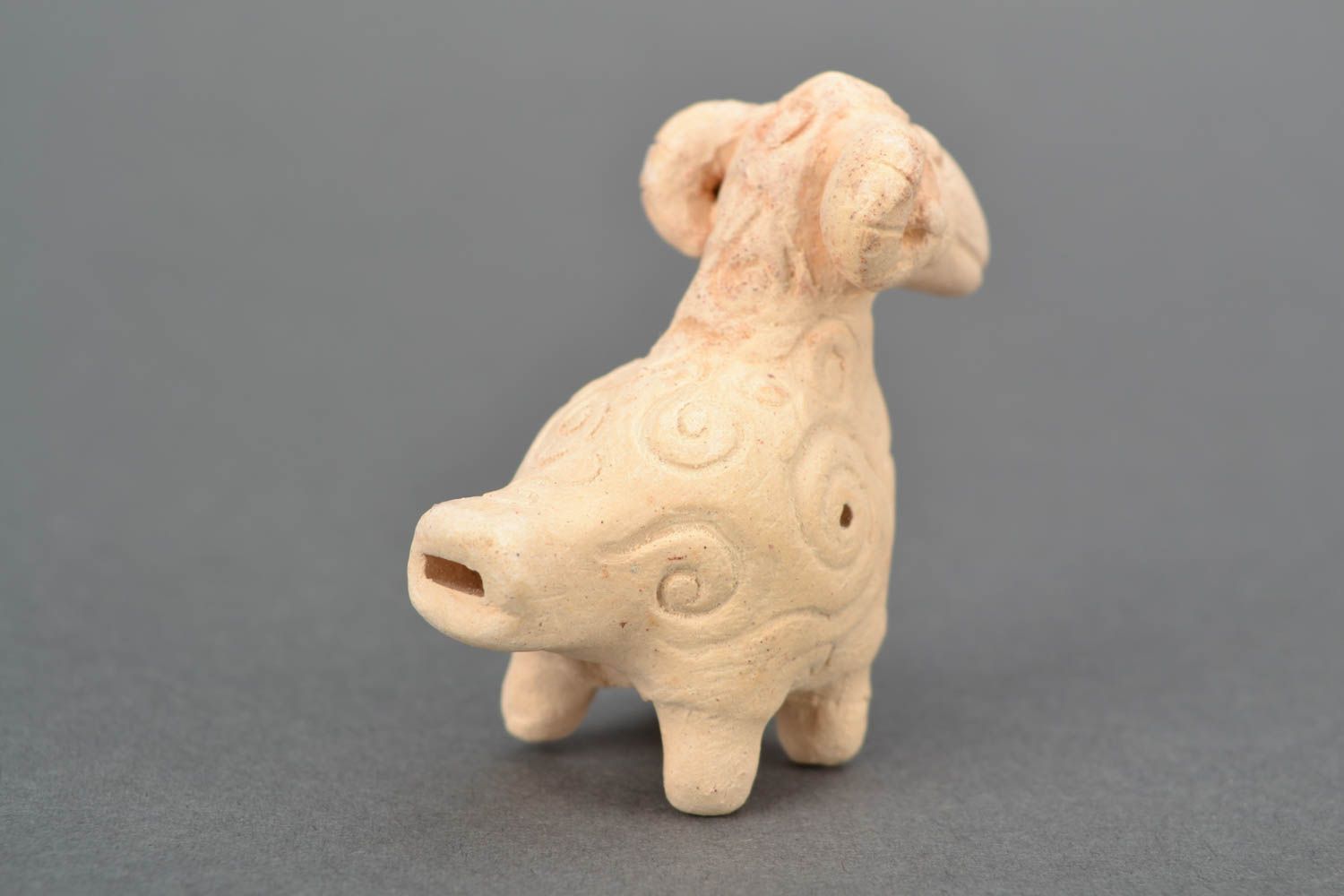 Sifflet en céramique original en forme de mouton photo 4
