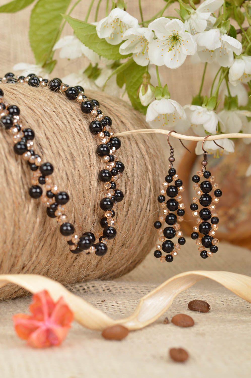 Boucles d'oreilles et collier en cristal de roche perles céramiques faits main photo 1
