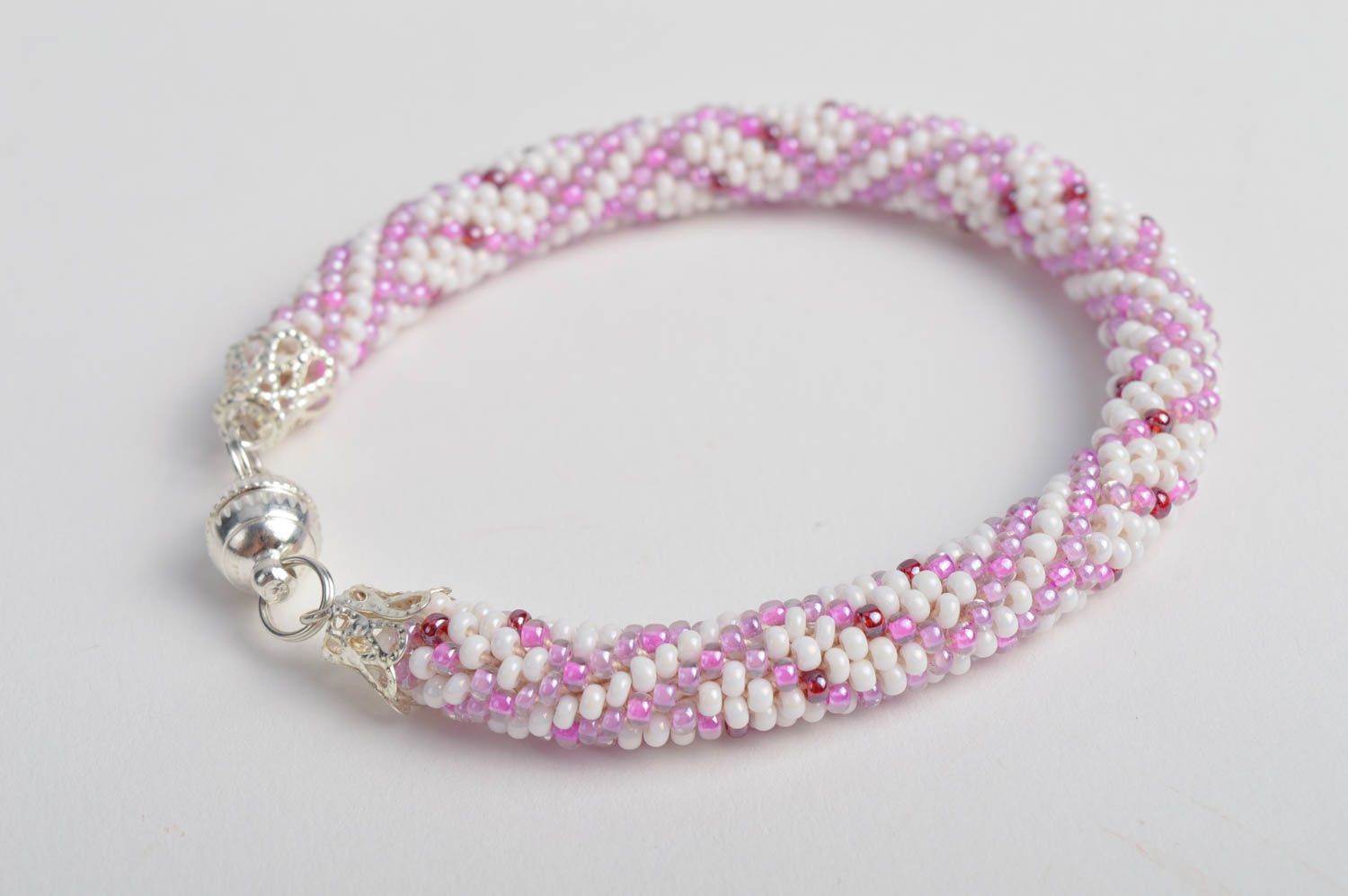 Bracelet perles de rocaille Bijou fait main blanc-mauve Cadeau pour fille photo 3