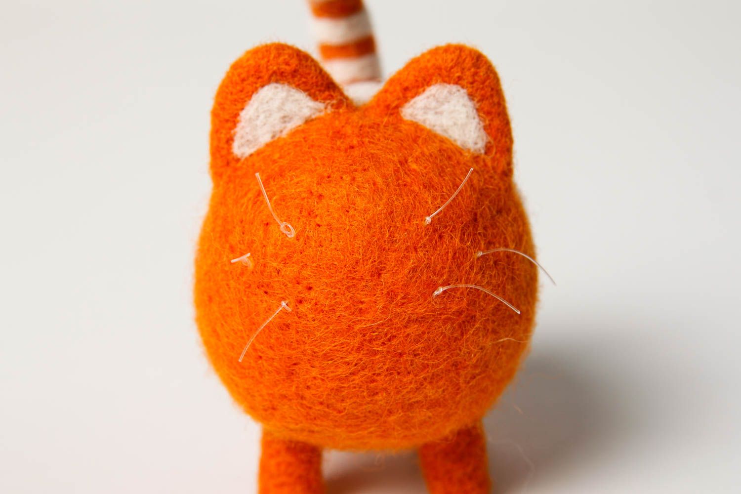 Peluche chat roux rayé Jouet fait main en laine feutrée original Cadeau enfant photo 5