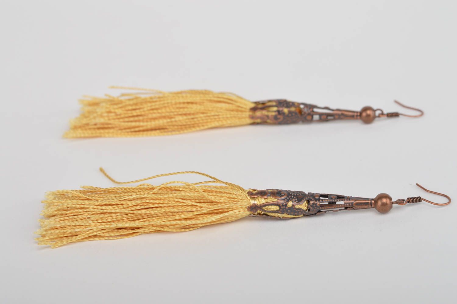 Металлические серьги ручной работы длинный с подвесками из ниток Золотой дождь фото 5
