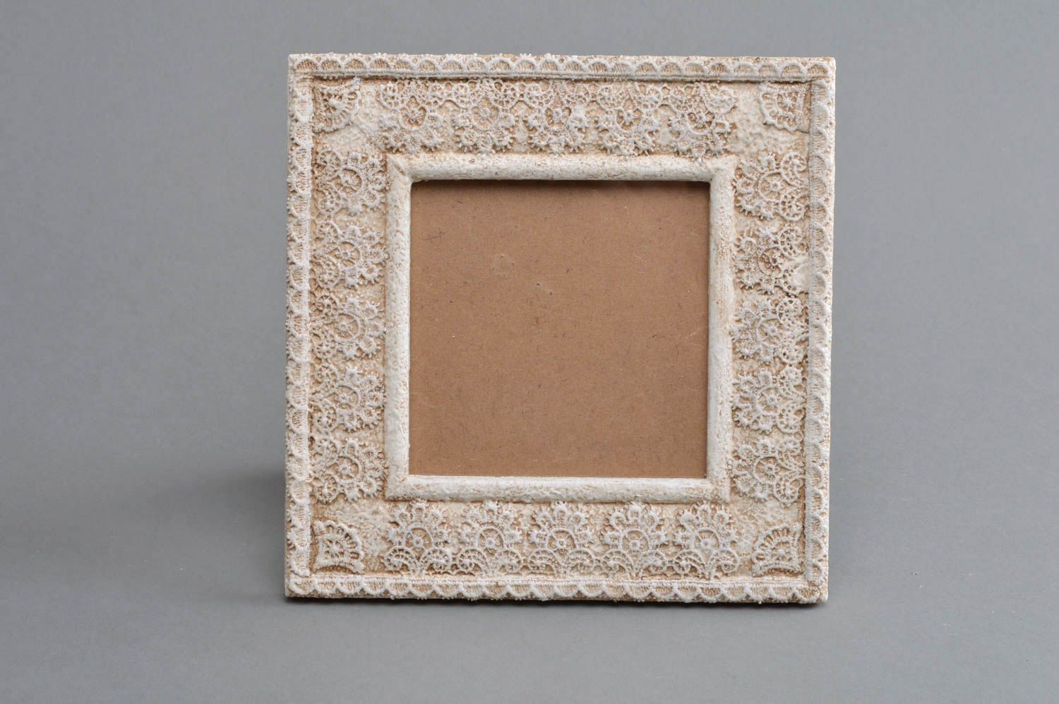 Joli cadre photo en bois avec dentelle carré blanc fait main en serviettage photo 3