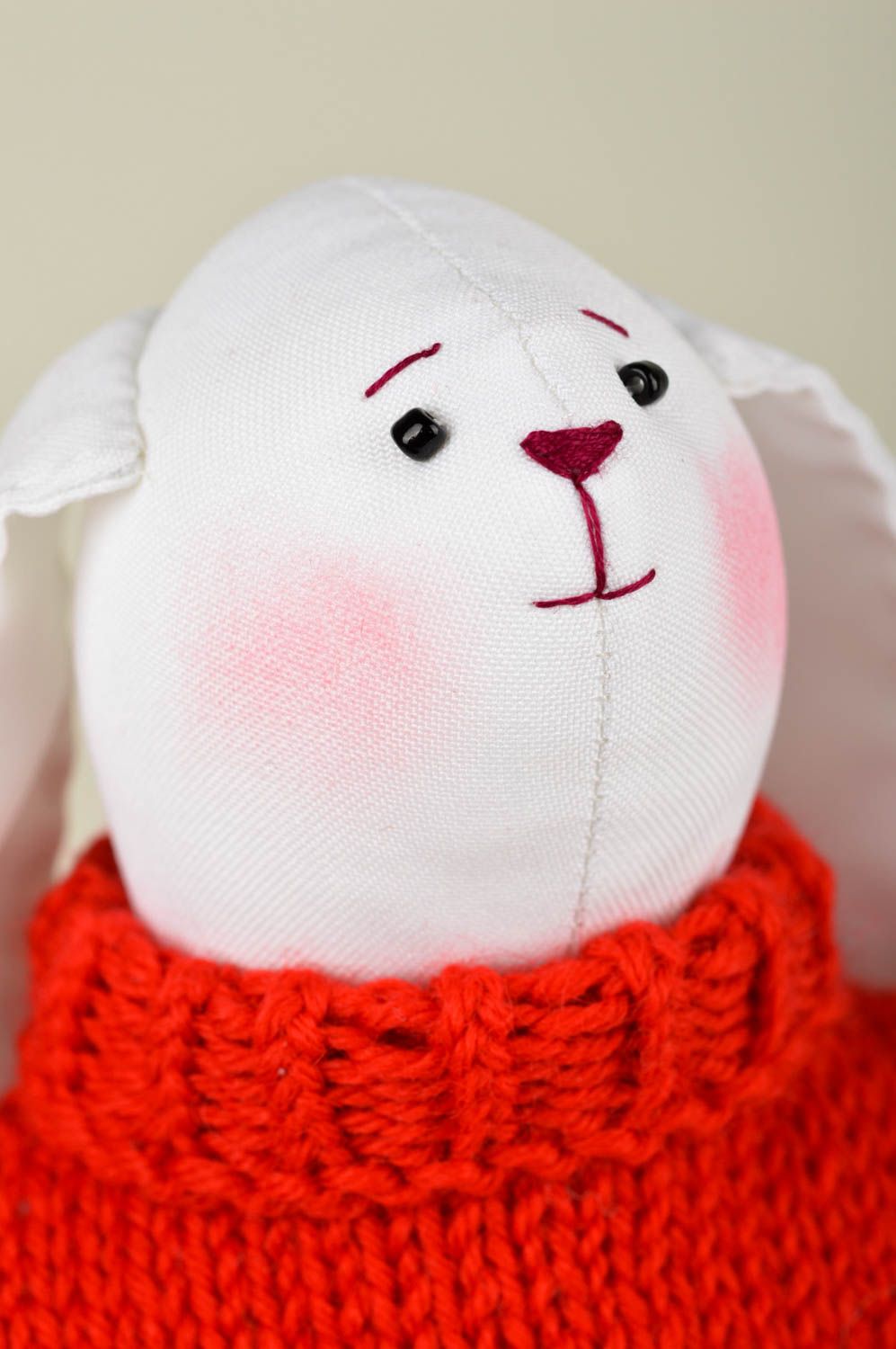 Игрушка ручной работы игрушка заяц в красной пижаме декор для детской милый фото 2