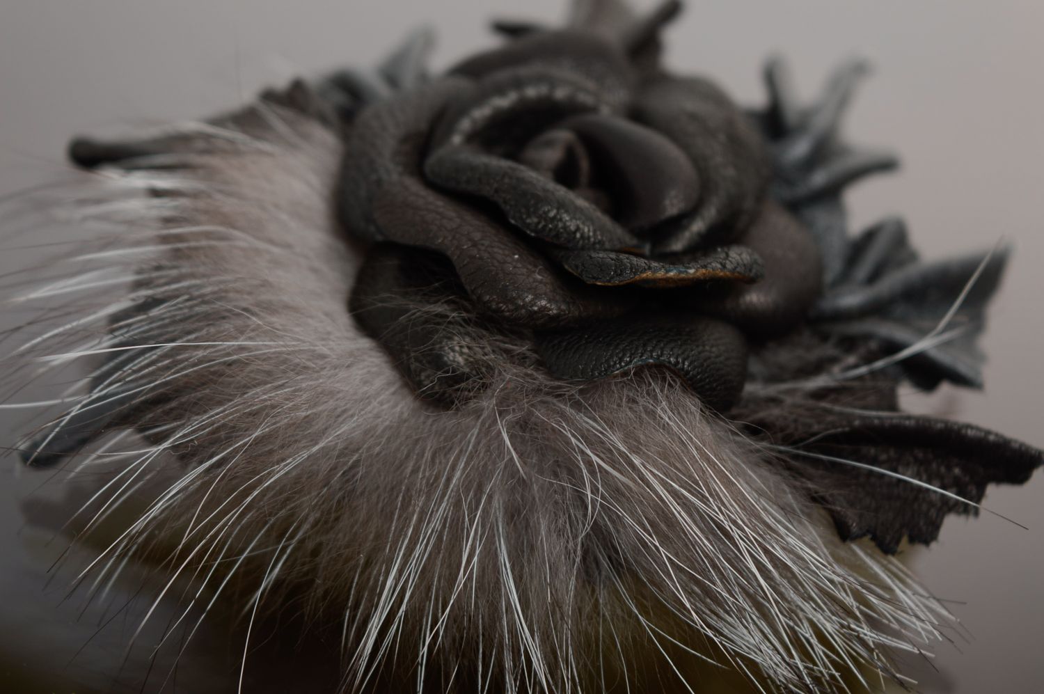 Handmade leather and fur brooch-hair clip photo 3